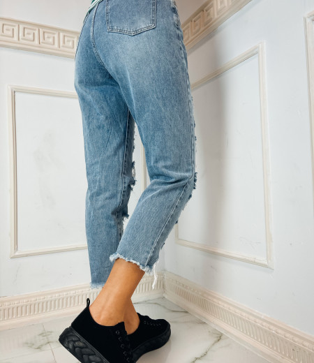Spodnie jeansowe z przetarciami na całej długości nogawek przednich 1