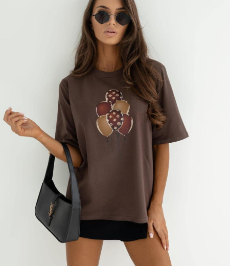 T-shirt balloons brown