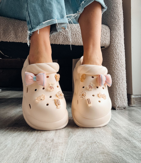 Klapki na platformie candy beige 3
